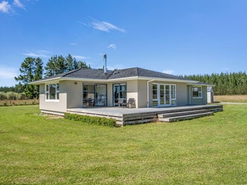 Peaceful Rural Retreat with Endless Potential