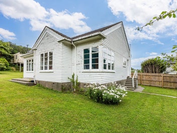 Potential packed - Estate Sale