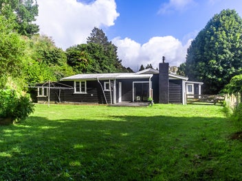 Taranaki Country Charm + Income Potential