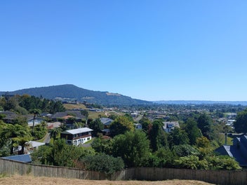 Customisable H&L package with stunning views!