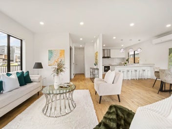 Freestanding Unique family home with views