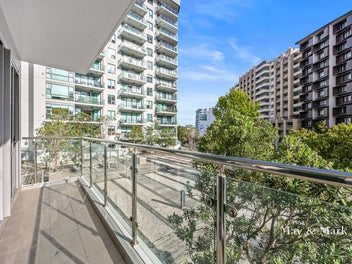 Affordable 2-bed with Carpark & Harbour View