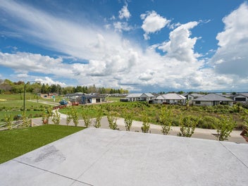 Proud Position, Sun Soaked with Sea views!