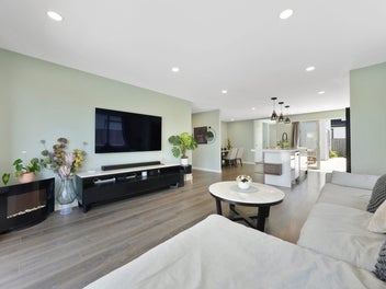 Family Home & Income Suite Wonder in Whenuapai