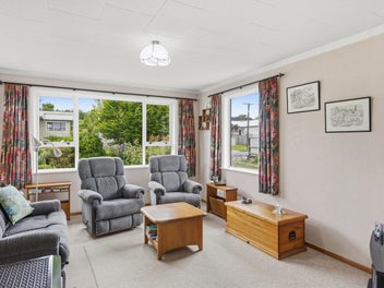 Double-glazed, sun-filled, family-ready