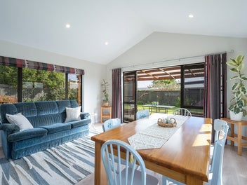 Brick Beauty in Kingsford Drive!