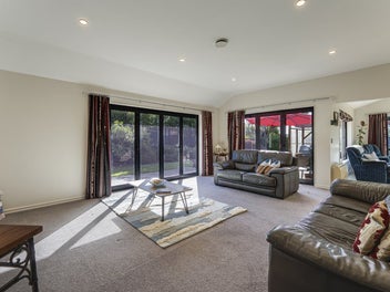 Brick Beauty in Kingsford Drive!