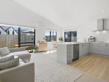 Sun, Storage & a Stroll to the Café