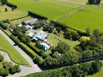 A Majestic Lifestyle on Three Acres