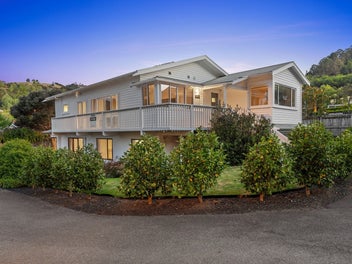 Renovated Home & Income/Family Home in City Centre