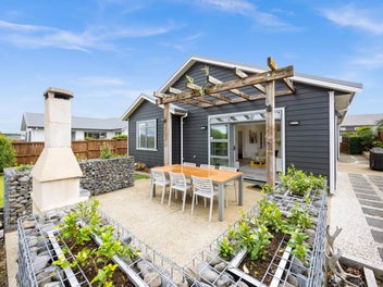 Cool House - Hot Location