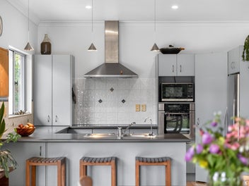 Big family living, true country freedom