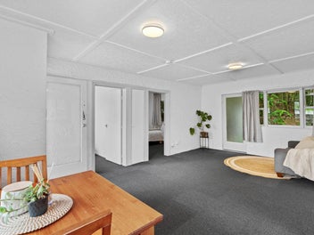 Easy Living, Sharp Buying