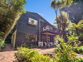 Private slice of Paradise near Waikato Hospital