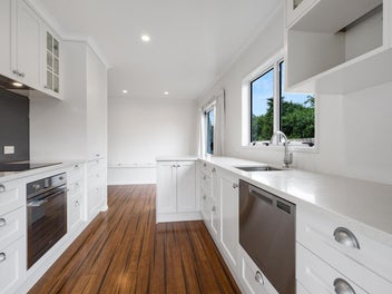 Walk to Town - Priced to Sell