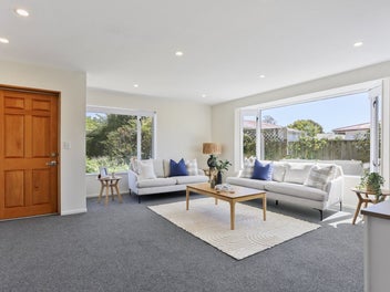 Expansive, Sun-Soaked And Easy-Care!