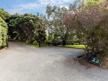 MULTI-GENERATIONAL LIVING - COUNTRY STYLE