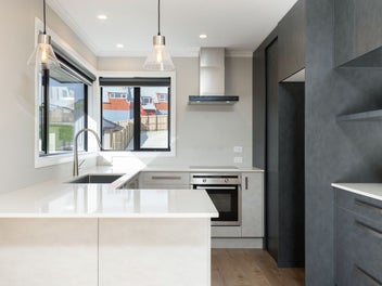 Prime investment opportunity - lock and leave