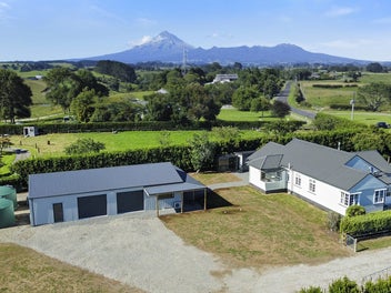 CHARACTER CHARM, LOCATION AND SHED!