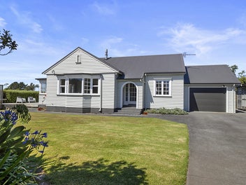 CHARACTER CHARM, LOCATION AND SHED!