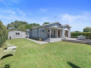 Prime Cheltenham Living on a Rare Full Site