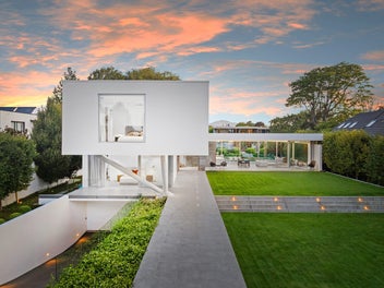 Contemporary Masterpiece!