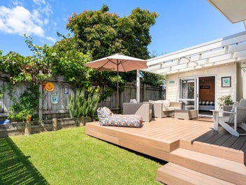 Parkside Serenity steps from the Village