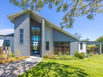 Premium flagstaff Riverfront Living