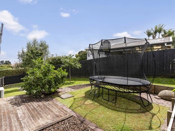 Modern Family Living in Onehunga