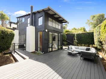 Architecturally Inspired Entertainer’s Dream