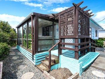 55b Bird Street - Sunshine, Space & Easy Living