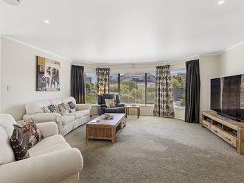 BUILT FOR BIG FAMILIES & BUSY LIVES