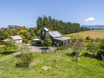 Space and grace on Battersea Rd