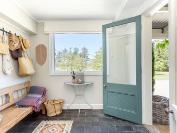 Space and grace on Battersea Rd