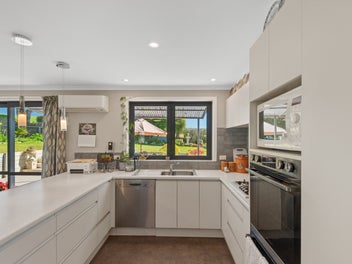 MOVE IN READY - WESTON