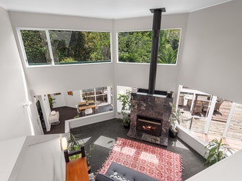 Modern Architectural Retreat