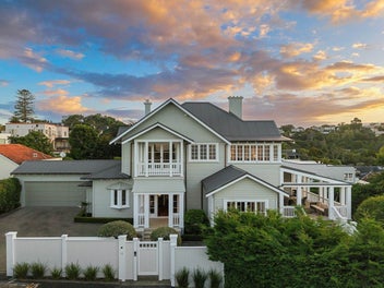 Grace, Grandeur and Views - in the DGZ