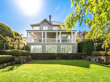 Spacious Family Home - Private, North Facing DGZ