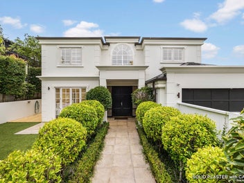 SOPHISTICATED LIVING….PREMIUM FINISH