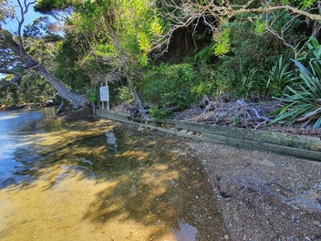 Sheltered Waterfront Escape - North Cove
