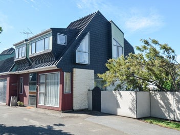 OPPORTUNITY KNOCKS!!