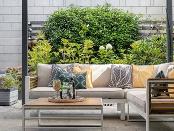 Everything Flows on One Level