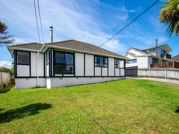 Family charm in the heart of Ranui!