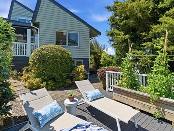 Modern Comfort, Great Location