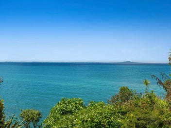 Clifftop Sanctuary - A Coastal Masterpiece