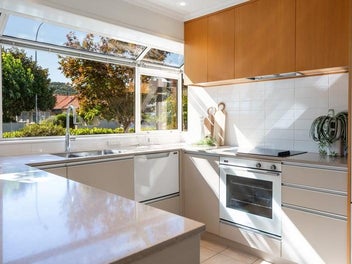 SUNNY, STYLISH & CONVENIENT