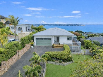 Elevated, Expansive Views – Tiri Road