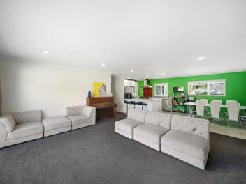 Prime site of 860m2 + Tidy 7 Bedrooms!