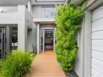 Royal Oak Royalty - Designed for Everyday Elegance