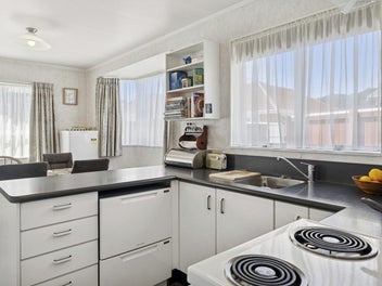 Central Tidy Three Bedroom Home